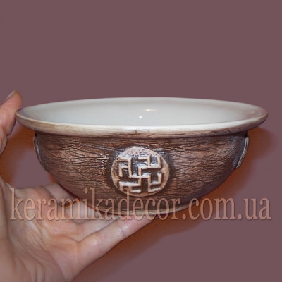 Керамическая глазурованная тарелка c трипольскими и славянскими символами купить для подарка, для дома
