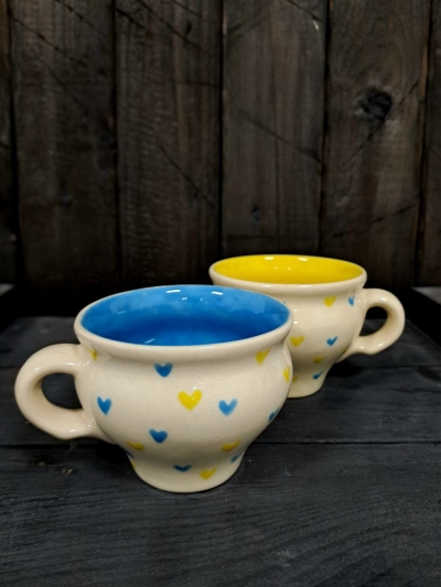 Керамічна чашка "патіротичні серця"